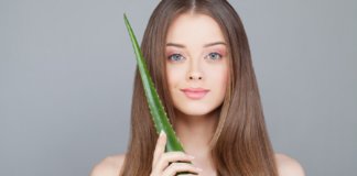 Ela Colocou Aloe Vera no Cabelo Por 5 Minutos, Surpreendente o Resultado!