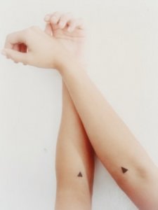 inspiringlife.pt - 27 tatuagens minúsculas tão perfeitas que todos vão gostar