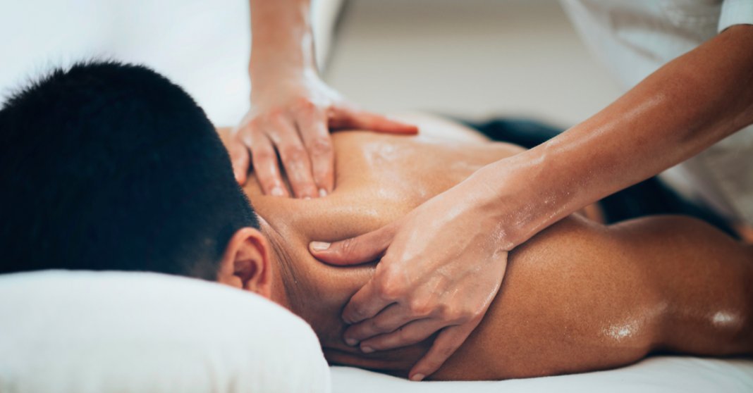 Guia perfeito e simples para dares a melhor massagem do mundo à tua cara-metade