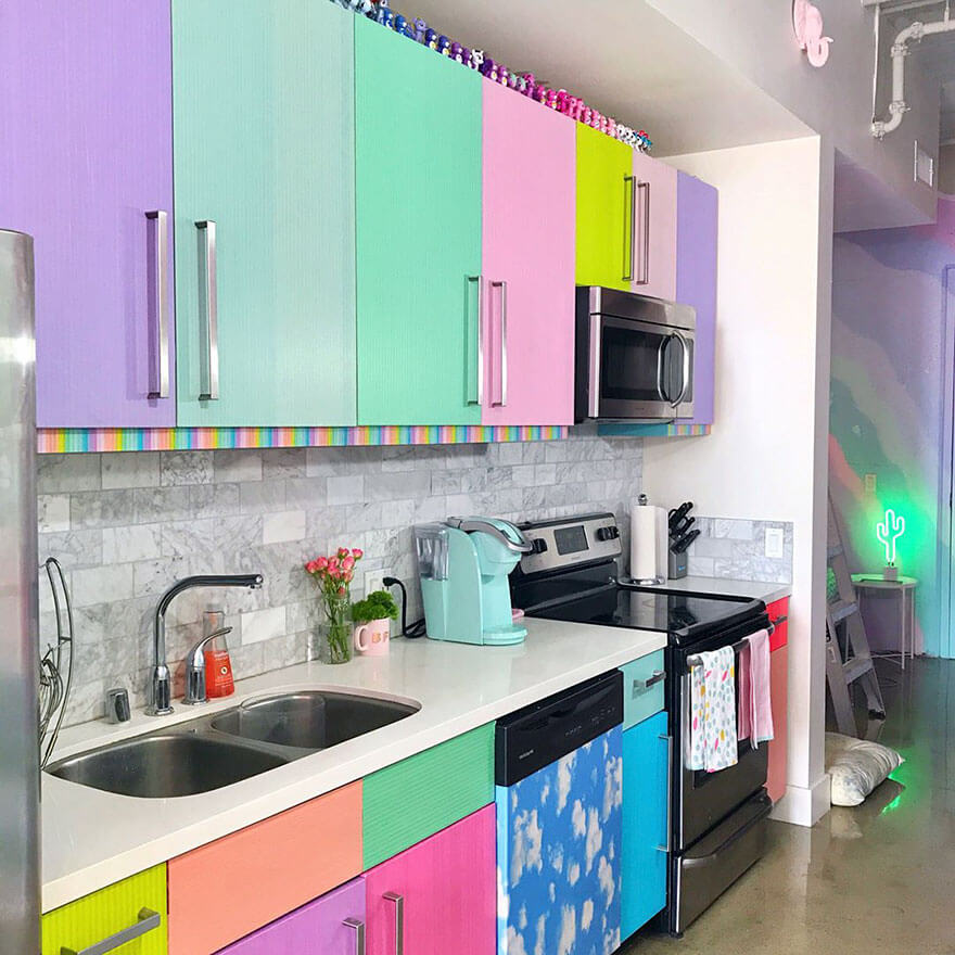 inspiringlife.pt - Apartamento de mulher é tão colorido que faz inveja até aos unicórnios