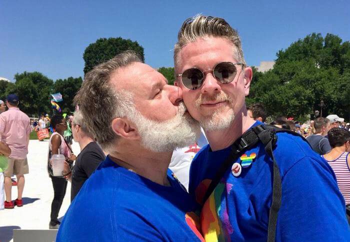 inspiringlife.pt - Casal gay a quem foi dito que o seu amor era "só uma fase" recria foto 25 anos depois