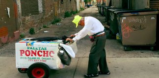 Foto de idoso de 90 anos a vender gelados viraliza e torna-se uma inspiração