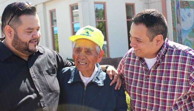 inspiringlife.pt - Foto de idoso de 90 anos a vender gelados viraliza e torna-se uma inspiração