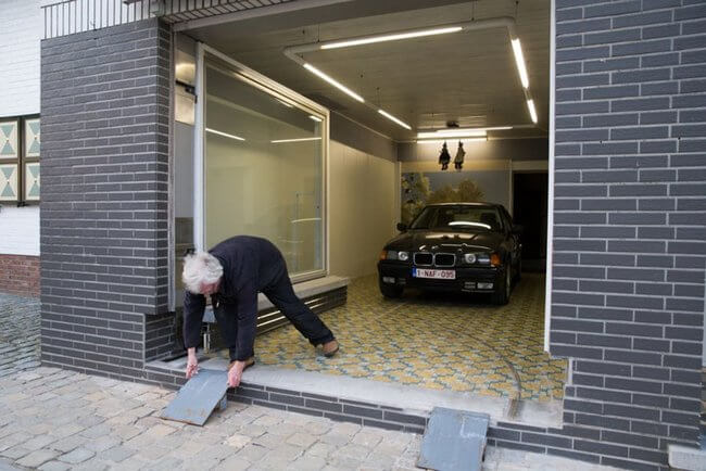 inspiringlife.pt - Homem proibido de fazer uma garagem criou uma óptima solução