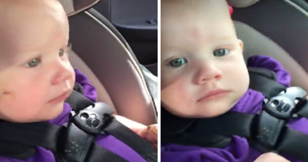 Pais ficam sem reacção quando encostam o carro para trocar a fralda da sua bebé