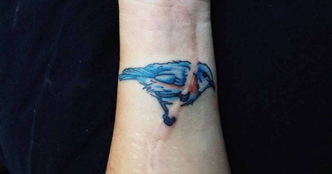 19 tatuagens que serviram para disfarçar cicatrizes com histórias incríveis