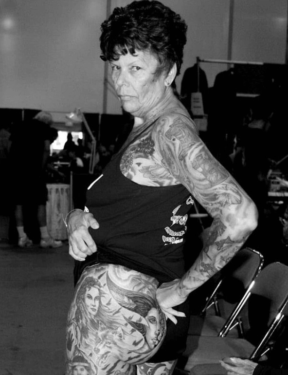 inspiringlife.pt - 23 séniores tatuados que provam que a rebeldia é intemporal