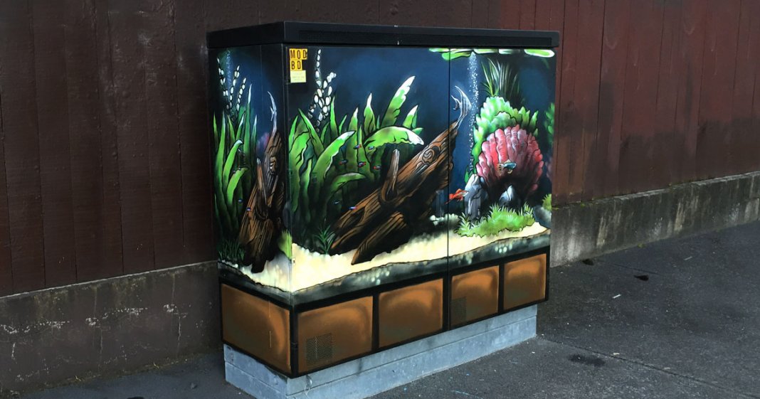 Artista decora caixas de electricidade da cidade com fantásticas obras-de-arte