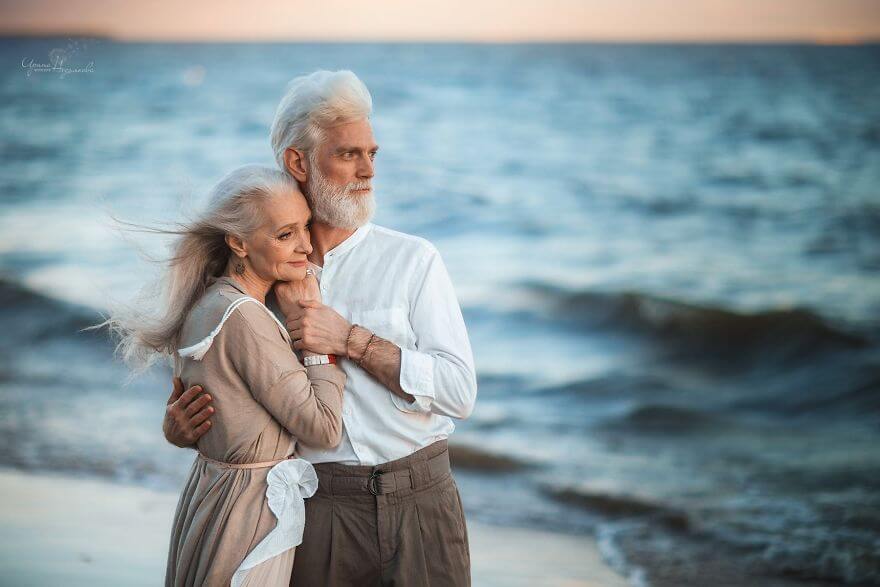 Casal idoso faz sessão fotográfica que prova que o "amor para sempre
