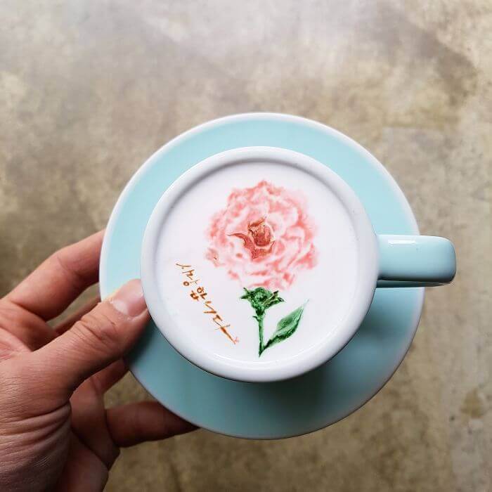 inspiringlife.pt - Empregado de mesa transforma o café em verdadeiras obras de arte