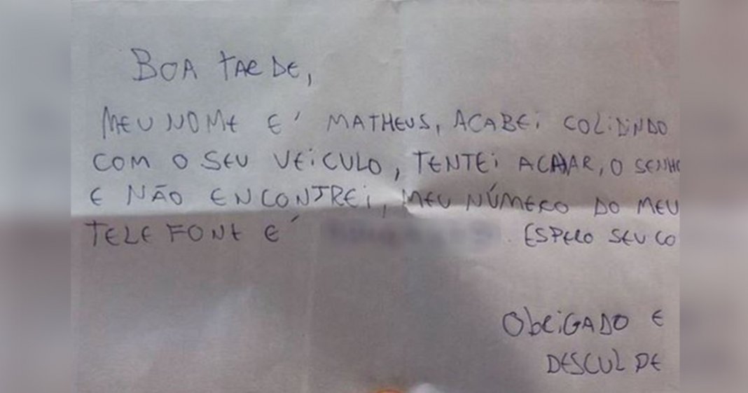 Jovem bate contra Porsche e deixe bilhete surpreendente ao dono do carro