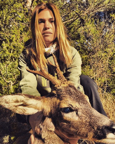 inspiringlife.pt - Mulher criticada e ameaçada nas redes sociais por caçar é encontrada morta em casa