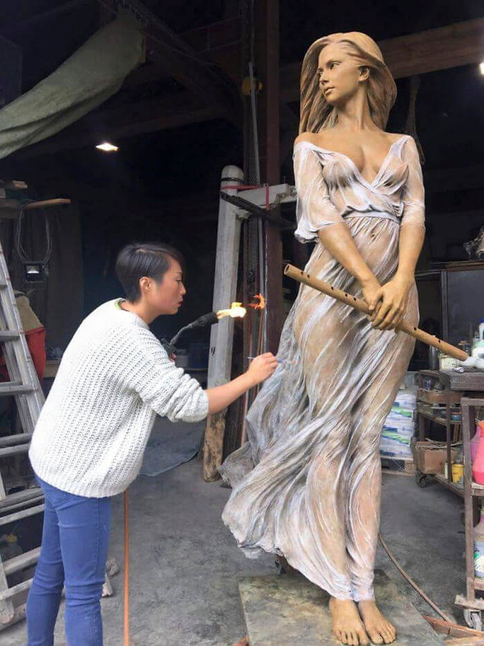 inspiringlife.pt - Artista mostra toda a beleza feminina criando esculturas de mulheres em tamanho real