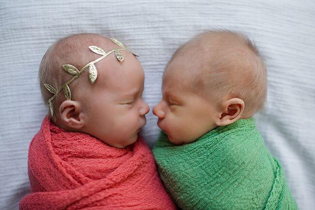 inspiringlife.pt - Sessão fotográfica de gémeos recém-nascidos emociona ao saber que um deles tem pouco tempo de vida