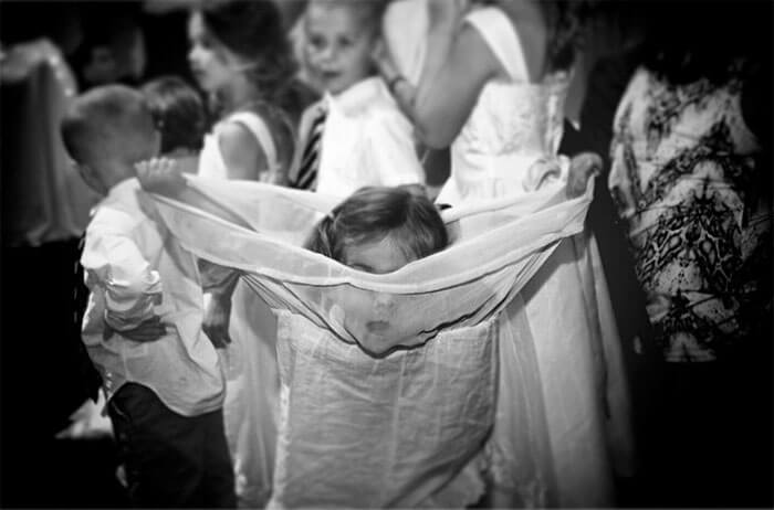 inspiringlife.pt - 21 fotografias hilariantes de crianças em casamentos