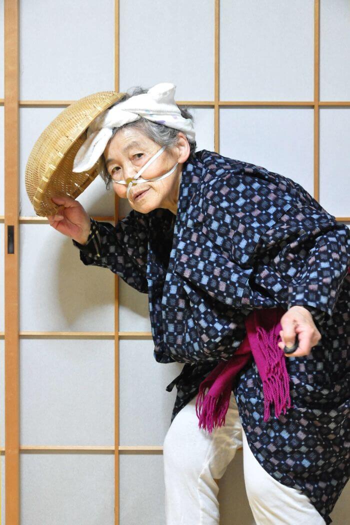 inspiringlife.pt - Japonesa idosa de 89 anos "descobre" a fotografia e torna-se viral com os seus retratos hilariantes