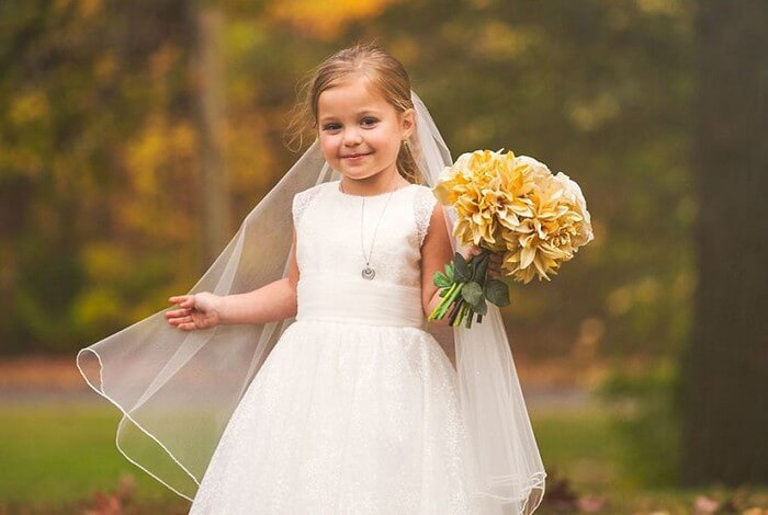 inspiringlife.pt - Menina de 5 anos realiza sonho de "casar" com o seu melhor amigo antes de ser operada ao coração