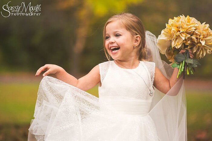 inspiringlife.pt - Menina de 5 anos realiza sonho de "casar" com o seu melhor amigo antes de ser operada ao coração