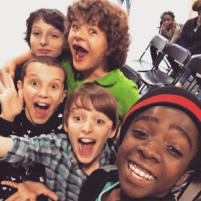 inspiringlife.pt - 26 momentos divertidos do elenco da série "Stranger Things" fora das gravações