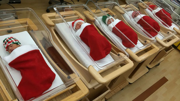 inspiringlife.pt - 30 decorações de Natal em hospitais que provam que o pessoal médico é o mais criativo