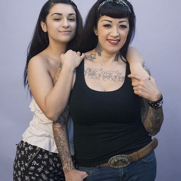 inspiringlife.pt - Fotógrafa faz fantástica sessão fotográfica com mães tatuadas para quebrar tabus sobre a maternidade e tatuagens