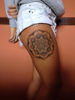 inspiringlife.pt - 13 ideias tatuagens na coxa sensuais para mulheres atrevidas