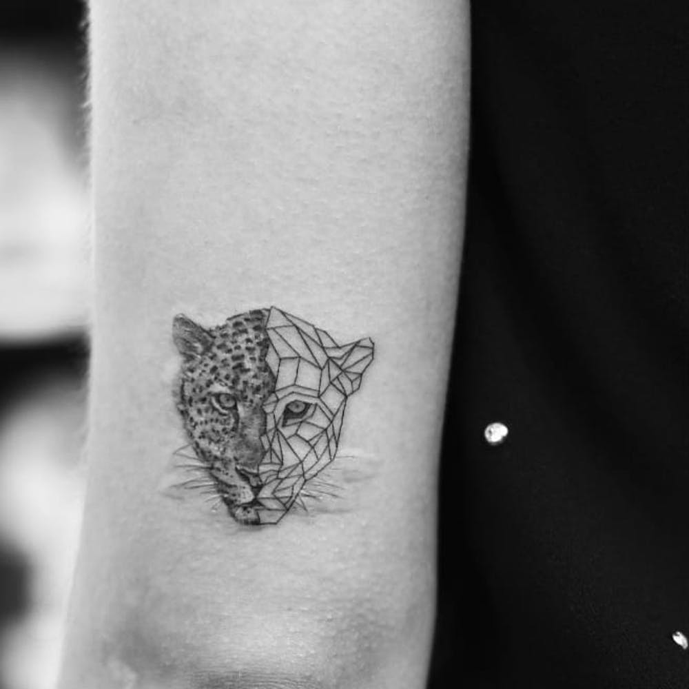 inspiringlife.pt - 14 micro-tatuagens fantásticas para quem não gosta de dar nas vistas