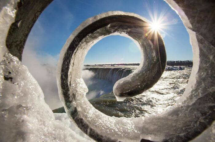 inspiringlife.pt - Frio da América do Norte transforma Cataratas do Niágara em algo absolutamente mágico