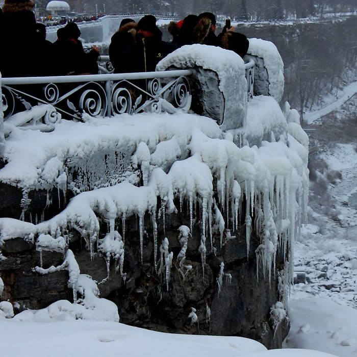 inspiringlife.pt - Frio da América do Norte transforma Cataratas do Niágara em algo absolutamente mágico