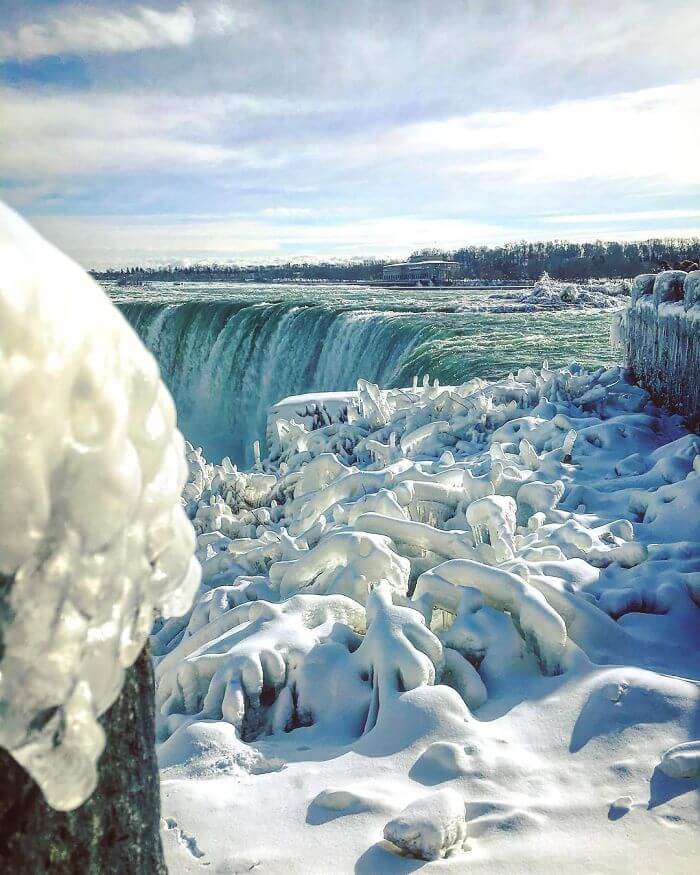 inspiringlife.pt - Frio da América do Norte transforma Cataratas do Niágara em algo absolutamente mágico