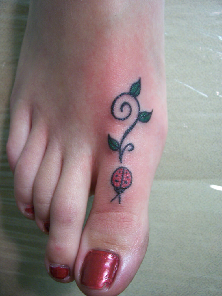 inspiringlife.pt - 16 ideias de tatuagens originais para os dedos dos pés