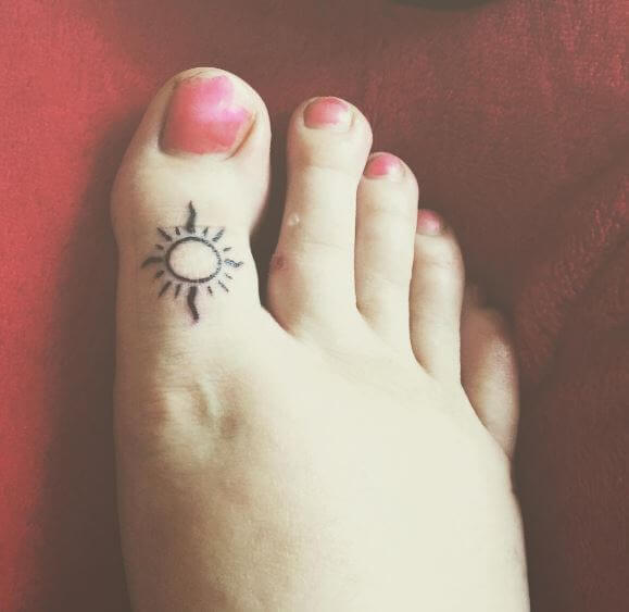 inspiringlife.pt - 16 ideias de tatuagens originais para os dedos dos pés