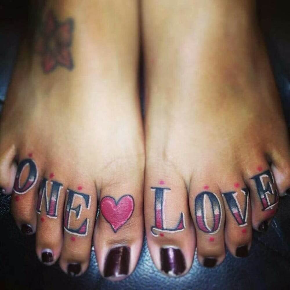 inspiringlife.pt - 16 ideias de tatuagens originais para os dedos dos pés