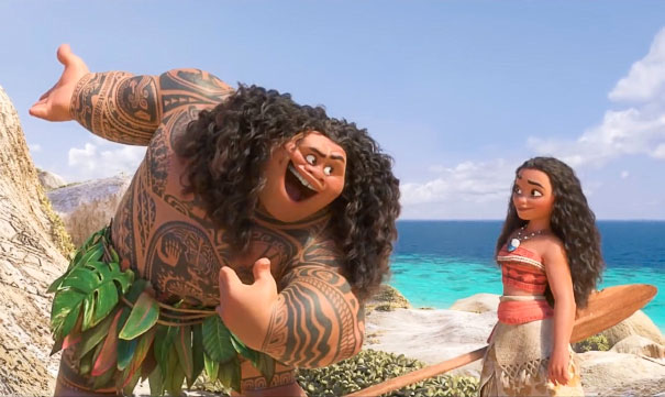 inspiringlife.pt - Irmãs confundem caixeiro com personagem "Maui", de "Moana", e a sua reação é adorável