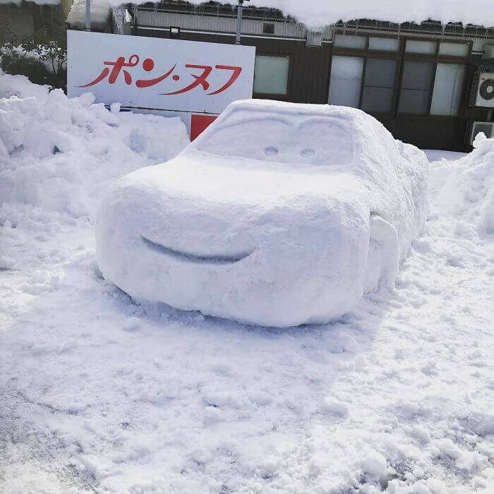 inspiringlife.pt - Japoneses criam verdadeiras obras-de-arte de neve, após intenso nevão atingir Tóquio