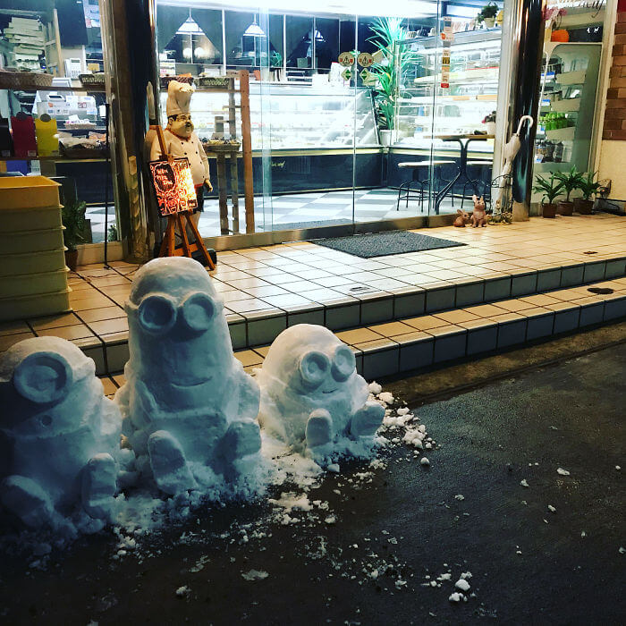 inspiringlife.pt - Japoneses criam verdadeiras obras-de-arte de neve, após intenso nevão atingir Tóquio