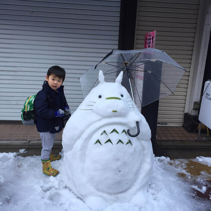 inspiringlife.pt - Japoneses criam verdadeiras obras-de-arte de neve, após intenso nevão atingir Tóquio