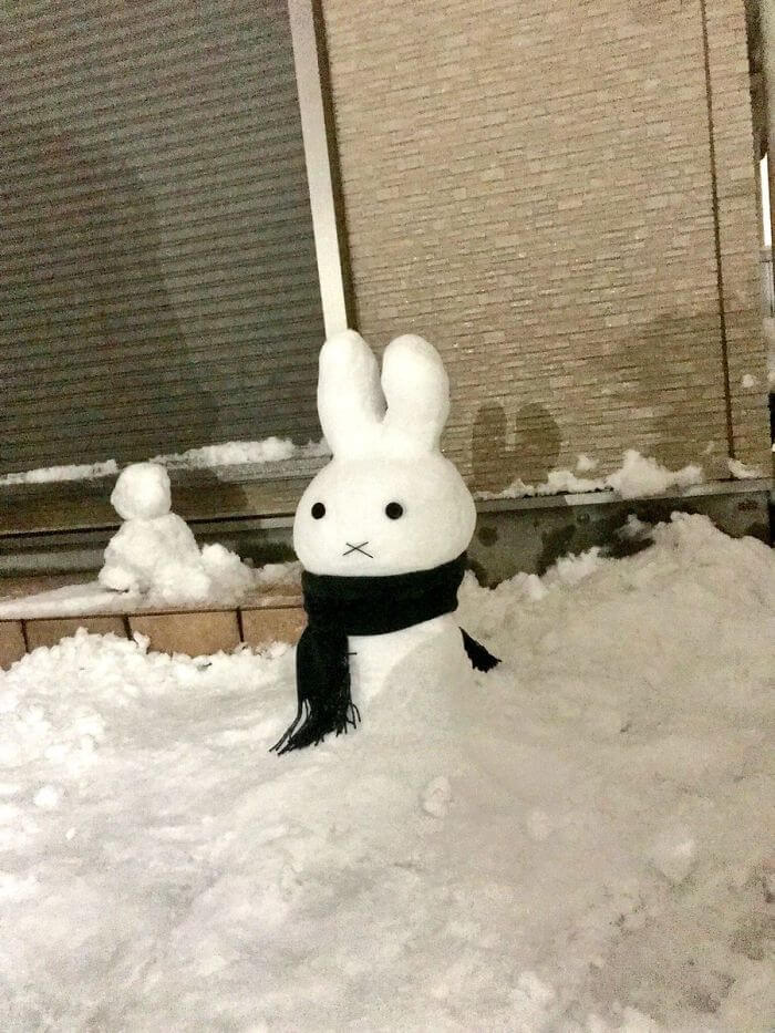 inspiringlife.pt - Japoneses criam verdadeiras obras-de-arte de neve, após intenso nevão atingir Tóquio