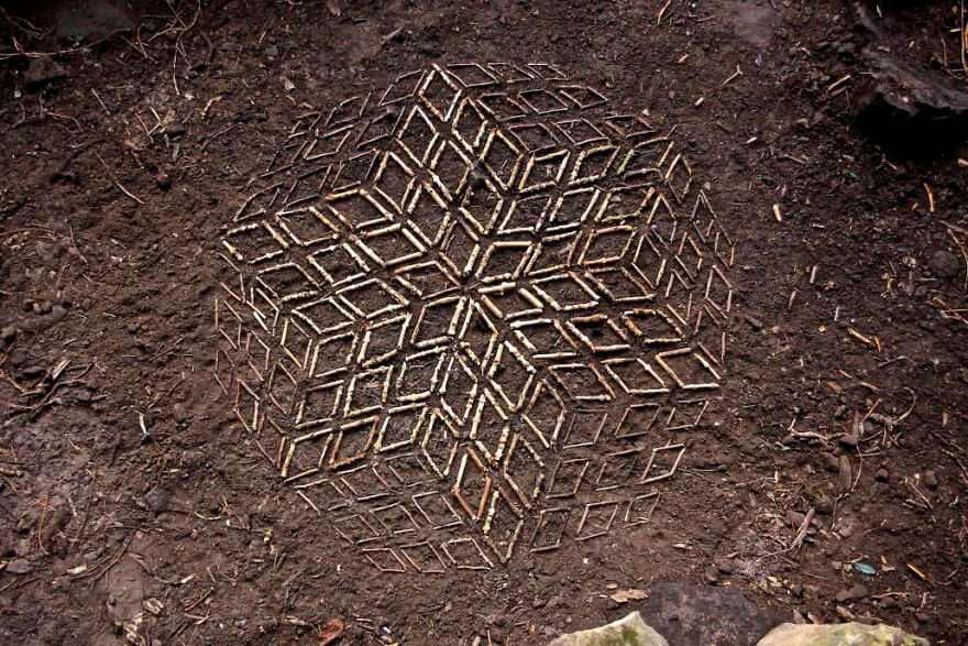 inspiringlife.pt - Artista cria mandalas deslumbrantes com objectos da Natureza