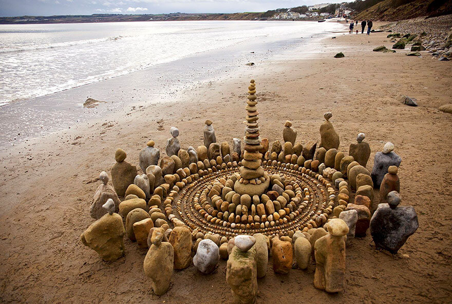 inspiringlife.pt - Artista cria mandalas deslumbrantes com objectos da Natureza