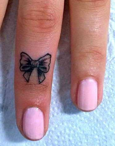 inspiringlife.pt - 29 pequenas e lindas tatuagens para os dedos das mãos