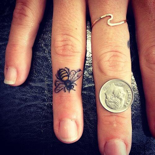 inspiringlife.pt - 29 pequenas e lindas tatuagens para os dedos das mãos