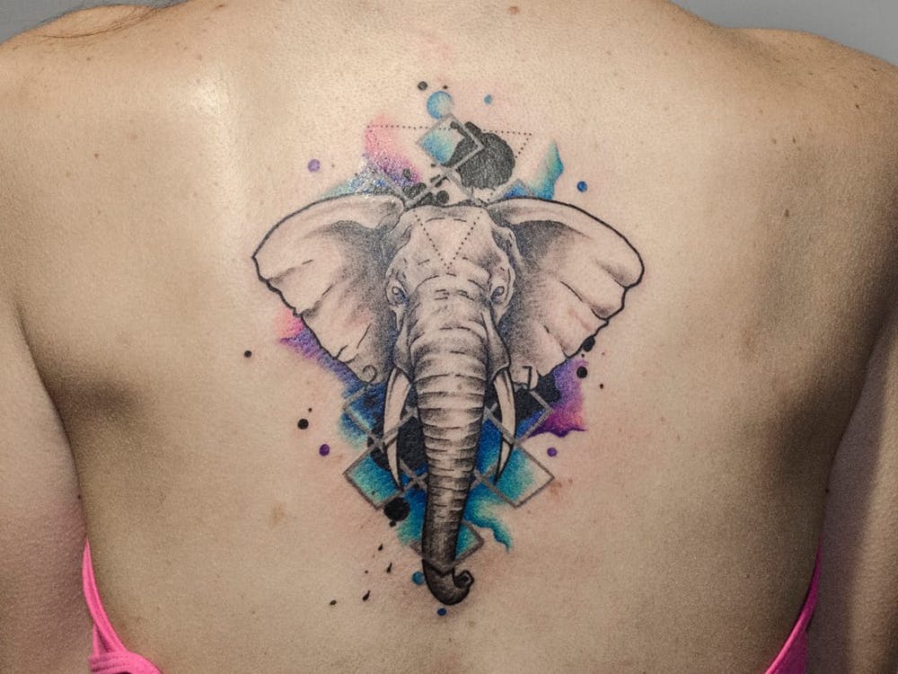 inspiringlife.pt - 16 tatuagens coloridas para quem quer dar um pouco de cor à sua vida