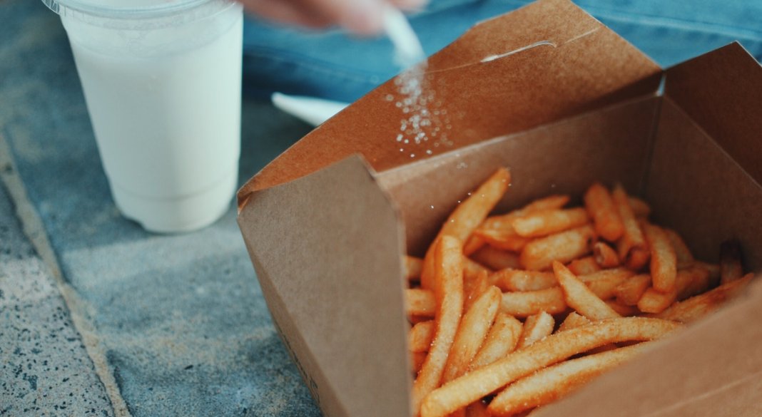 Como fazeres batatas fritas idênticas às dos restaurantes de Fast-Food