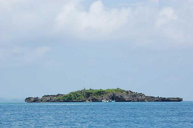 inspiringlife.pt - 14 ilhas lindíssimas com formatos tão diferentes que mais se parecem com outra coisa