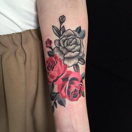 inspiringlife.pt - 17 tatuagens de flores para as mulheres que querem realçar o seu lado mais feminino