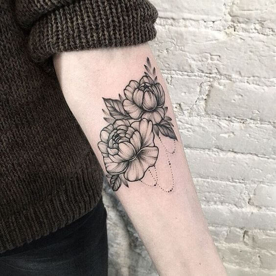 inspiringlife.pt - 17 tatuagens de flores para as mulheres que querem realçar o seu lado mais feminino