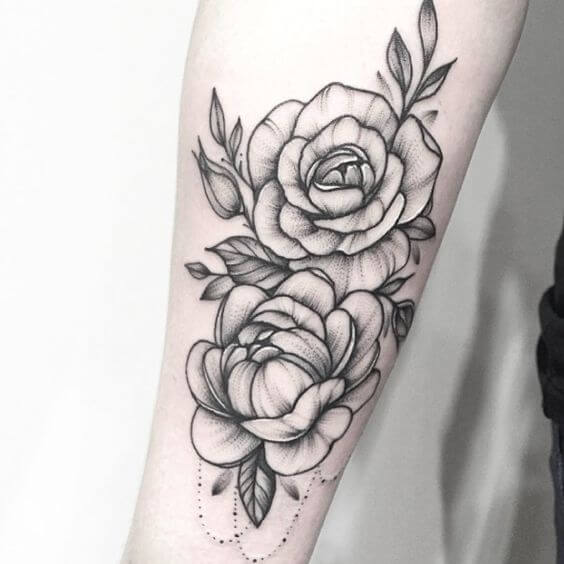 inspiringlife.pt - 17 tatuagens de flores para as mulheres que querem realçar o seu lado mais feminino