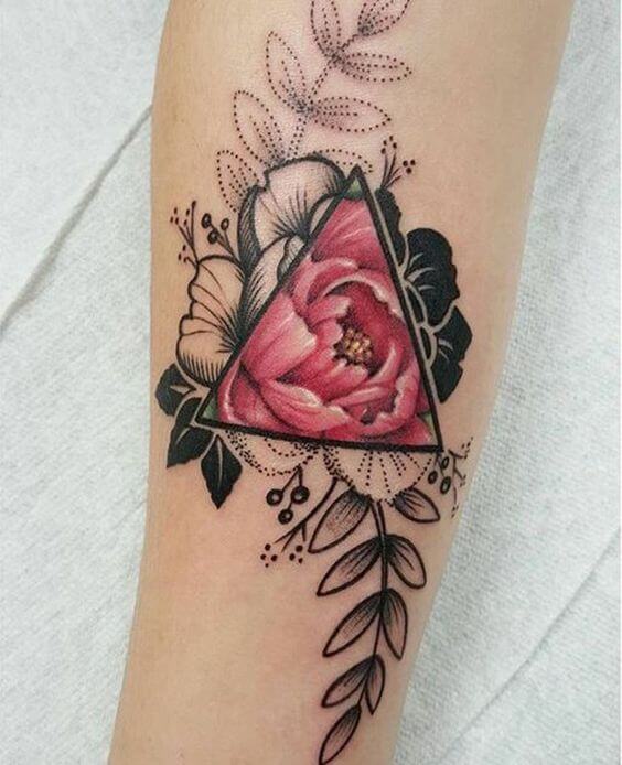 inspiringlife.pt - 17 tatuagens de flores para as mulheres que querem realçar o seu lado mais feminino