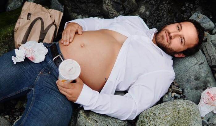 inspiringlife.pt - 18 fotografias hilariantes de homens "grávidos"